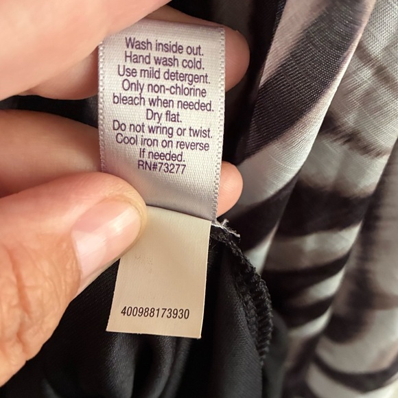 Jennifer Lopez Black and White Zebra Print Blouse with Chain Straps XL - Picture 11 of 12